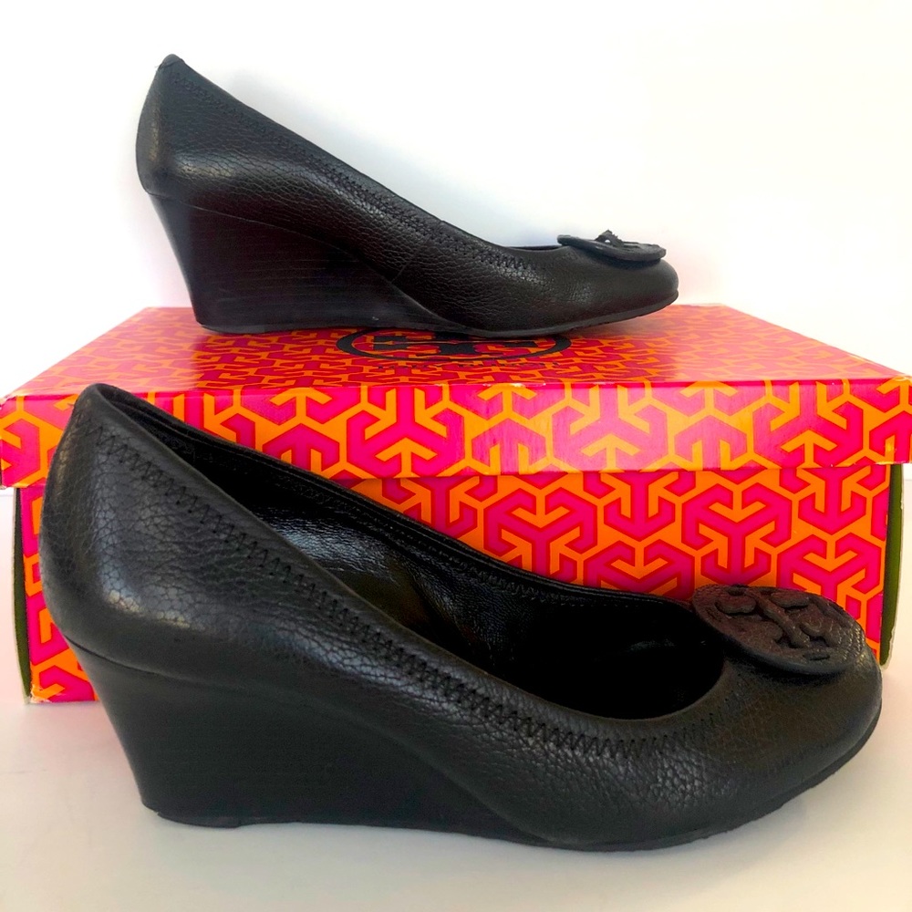 Tory Burch Sally tumbled leather wedge size 7.5